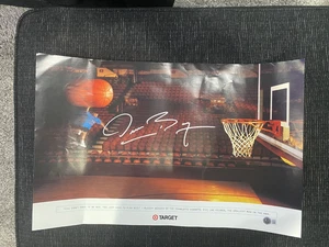 Póster promocional autografiado de Muggsy Bogues 22x14 Target con certificado de autenticidad Beckett - Imagen 1 de 3