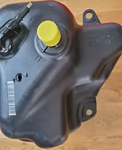 GENUINE SPRINTER ADBLUE TANK + PUMP 9064701815 - Picture 1 of 2
