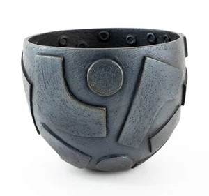 SUE HANNA - BURNISHED RAKU STUDIO ART POTTERY GEOMETRIC BOWL VASE, SIGNED - Picture 1 of 2