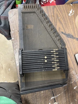 OSCAR SCHMIDT INTERNATIONAL ACOUSTIC AUTOHARP 36 STRING Antique Instrument - Image 1 of 4