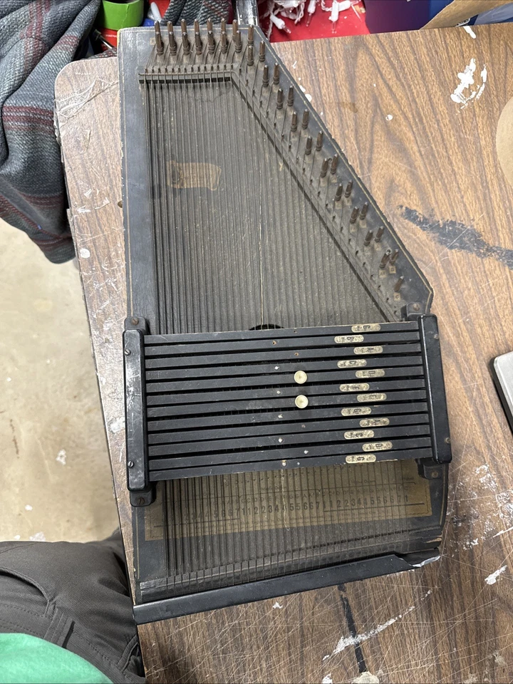 OSCAR SCHMIDT INTERNATIONAL ACOUSTIC AUTOHARP 36 STRING Antique Instrument - Image 1 of 4