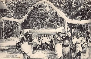 India - PUDUCHERRY Pondichéry - Entierro de un brahmán - Imagen 1 de 2