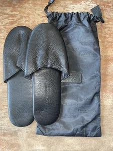 Pantofole da viaggio donna Penhaligons in pelle nera taglia grande con sacchetto antipolvere - Foto 1 di 14