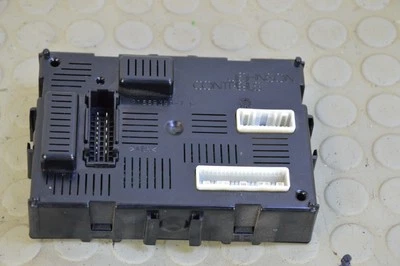 19537 Centralina body computer Renault Clio III serie dal 2005 al 2013 cod 82006 - Immagine 1 di 4