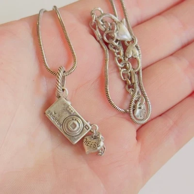 Brighton Cámara Dije Queso Colgante Collar Raro Plateado Retirado 18" Raro Foto 1 de 4