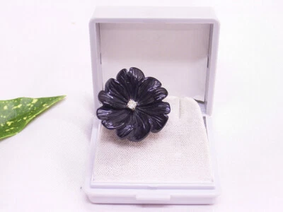 KENNETH LANE: OHRCLIP EINZELN: SIGNIERT: KUNSTSTOFF / SCHWARZ & STRASSSTEIN - Bild 1 von 4