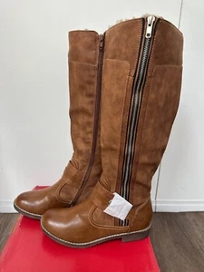 Bota de montar para mujer ZIGI SOHO Stephany imitación gamuza hebilla cremallera acento bloque 8,5 - Imagen 1 de 6