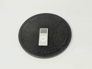 Apple iPod A1199 2GB - Picture 1 of 1