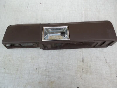 Buick Electra Estate Wagon 1983 1984 puerta delantera izquierda reposabrazos carcasa fabricante original usado Foto 1 de 4