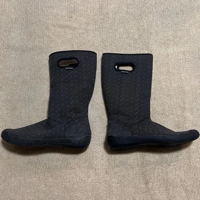 Bogs Summit Boots Women 10 Shoes Tall Fleece Lined Black Gray Print Pull On - Image 1 of 4