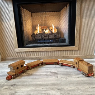 Juego de 5 piezas de juguetes creativos de madera maciza Toy Train Princeton de la década de 1940 Foto 1 de 4