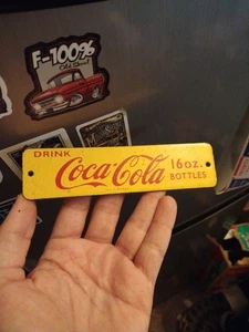 RARE 1950s COCA-COLA PORCELAIN METAL BOTTLE CRATE TAG SIGN COKE DEALER PEPSI POP - Picture 1 of 3