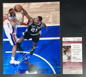Camiseta deportiva negra de baloncesto firmada por Tim Duncan 8x10 JSA San Antonio Spurs foto RARA - Imagen 1 de 3