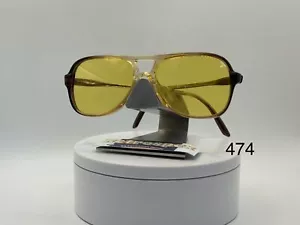 Occhiali da sole vintage oversize NOS piccoli aviatore lenti gialle | montatura in plastica marrone - Foto 1 di 10