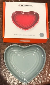 Le Creuset Heart Spoon Rest Sea Salt Valentine’s Day NIB - Picture 1 of 2