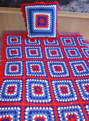 Tagesdecke Handarbeit gehäkelt ca. 185 x 135 cm mit Kissen/Bezug  rot blau weiß - Bild 1 von 4