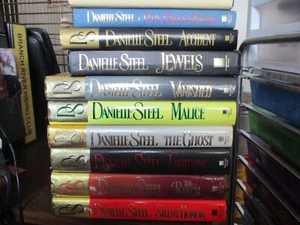 Danielle Steele - Lot of 10 Random Hardcover Novels - Picture 1 of 5