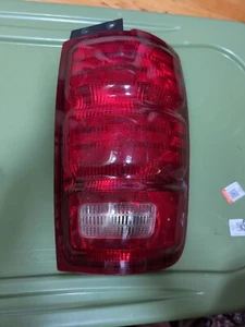 Ford Expedition Tail Light assembly RH 1997-2002 Part #44ZH-1093B - Picture 1 of 9