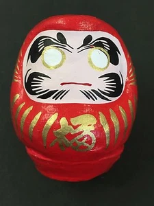 Mini Muñeca Daruma Happy Invitada Dharma Roja 55mm Buena Suerte HECHA EN JAPÓN - Imagen 1 de 5