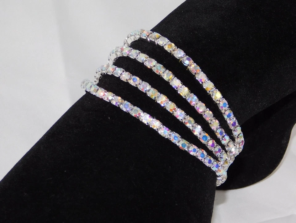 Juego de 4 filas de brazalete elástico con cristales de diamantes de imitación transparentes o AB 1053 Foto 1 de 1