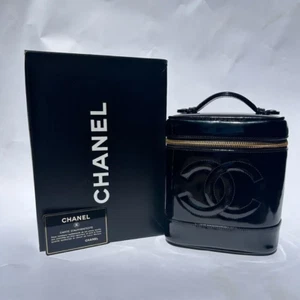 CHANEL Patent Timeless CC Vanity Case - w/ ORIGINAL BOX & AUTHENTICATION CARD - Picture 1 of 14