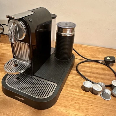 Magimix Nespresso Citiz Milk M190 Black. Coffee Machine + Milk Frother. Working - Image 1 of 4