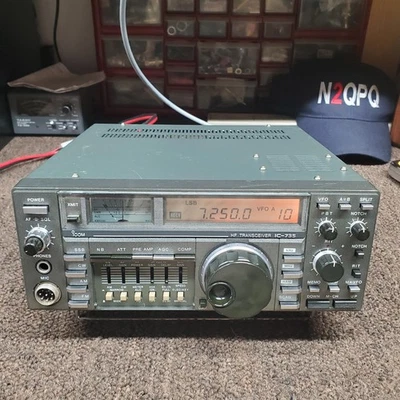 Ricetrasmettitore RF Icom IC-735 #1!  BISOGNA ATTENZIONI! - Immagine 1 di 4