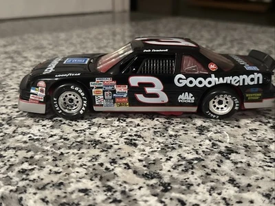 Chevy Revell 1991 1:24 NASCAR Dale Earnhardt #3 GM Goodwrench Foto 1 de 4
