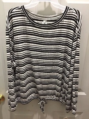 New!Never Worn!Mudd Black/White Long Sleeve Cinched Bottom Blouse Size XXL - Image 1 of 2