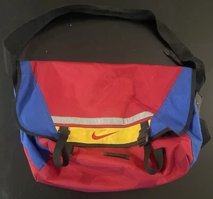 Nike ID Messenger Bag Adult Large Nike ID Messenger Bag - Picture 1 of 4