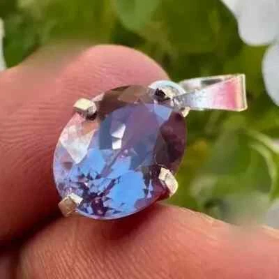 Colgante de piedras preciosas de alejandrita natural de 22,78 quilates+ cambio de color certificado plata 925 Foto 1 de 4