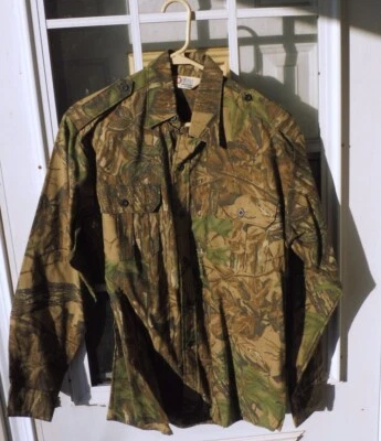 VINTAGE NWOT USA Sports Afield Realtree Camo Button Down LONG SLEEVE Shirt  MED. - Image 1 of 4