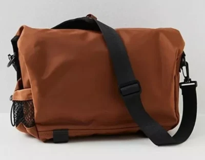 NUEVO BOLSO BANDOLERA MENSAJERO FREE PEOPLE FP MOVEMENT TOFFEE MARRÓN MOVE WITH IT Foto 1 de 4