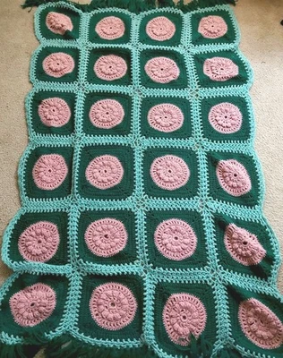VNT Retro Crochet THROW Blanket  Granny Circle Pattern 70” x 40” RARE DESIGN- AF - Image 1 of 4