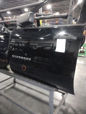 Conjunto de puerta delantera izquierda usado se adapta a: Chevrolet Silverado 1500 2015 camioneta F Foto 1 de 4