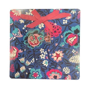 Magnet Memo Board Vera Bradley & Staples Exclusive 11x11 W/3 Magnets Bloom Berry - Picture 1 of 5