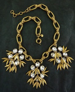 NEW J. CREW Retail $150 CRYSTAL CLUSTER STATEMENT NECKLACE Hand Made Chain 17"L