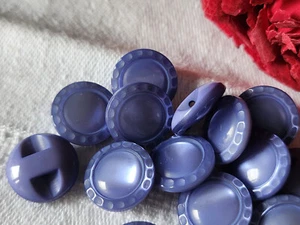 Lot 11 boutons vintage violet nacré lumineux travaillé pied 1,4 cm ref 1930 - Imagen 1 de 2