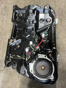 2003 06 INFINITI G35 SEDAN FRONT RH WINDOW REGULATOR & MOTOR ASSY - Picture 1 of 3