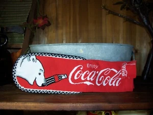COCA COLA KIDS SLIPPER SOCKS PADDED FOOTBED SIZE 5-7.5 RED POLAR BEAR WINTER NEW - Picture 1 of 1