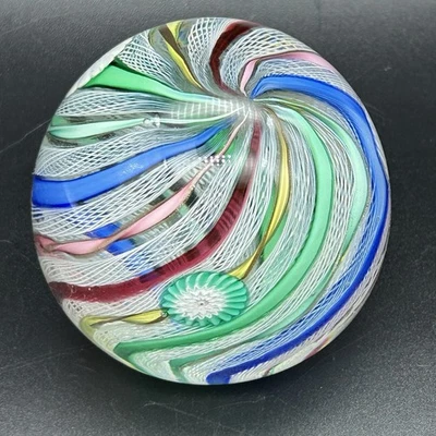 Pisapapeles Murano Zanfirico Latticino Filigrana corona superior vidrio Italia Foto 1 de 4