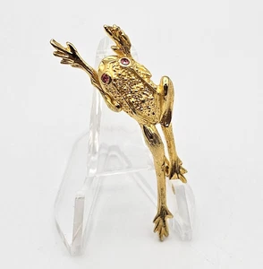 Vintage Les Bernard Stamped FROG Pin Brooch w/ Pink Rhinestone Eyes ~ NICE - Picture 1 of 9