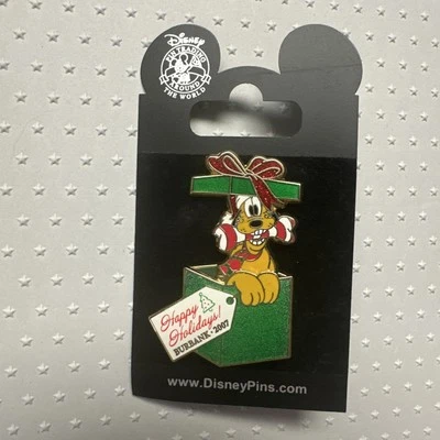 Prendedor DEC Walt Disney Studios Plutón en Presente Felices Fiestas 2007 Navidad LE Foto 1 de 3