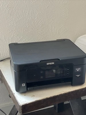 Impresora todo en uno a color inalámbrica Epson Expression Home XP-4200 Foto 1 de 4