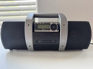 Sirius SUBX1R Boombox + Radio ST4 - Howard attivo a vita 100/101 - Foto 1 di 23