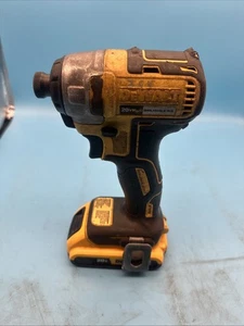 Avvitatore a percussione senza fili DeWalt DCF787 20V MAX 1/4" - Foto 1 di 5