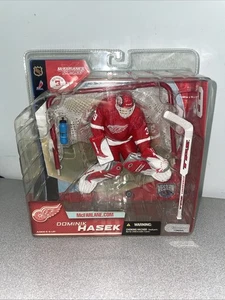 McFarlane NHL Series 7 - Dominik Hasek - Detroit Red Wings New - Picture 1 of 4
