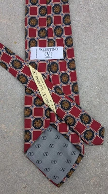 Valentino Cravatte Red & Blue Silk Tie Made In Italy - Image 1 of 4