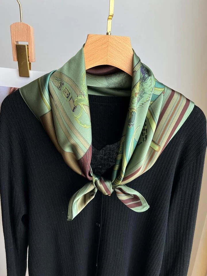 Bufanda cuadrada 100 % seda morera 26" mujer pañuelo envolvente verde NUEVO. Foto 1 de 4