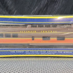 AHM HO Scale Vista Dome Passenger Coach Car 85FT Illinois Central 6405-IC NOS - Picture 1 of 19